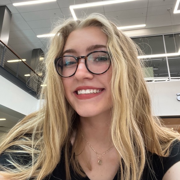 Meet your Posher, Emma - Picture 1 of 1